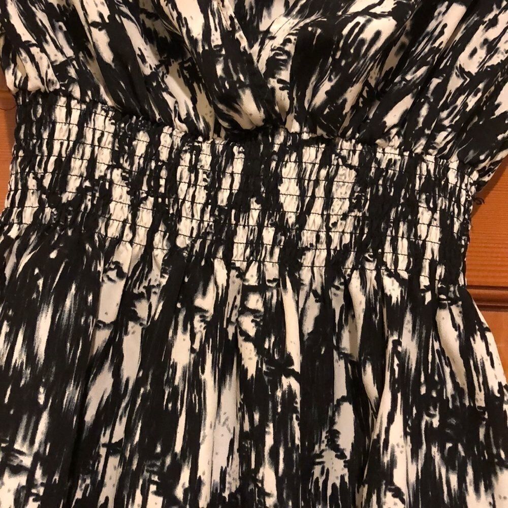 Guess black and white mini dress - Picture 4 of 10